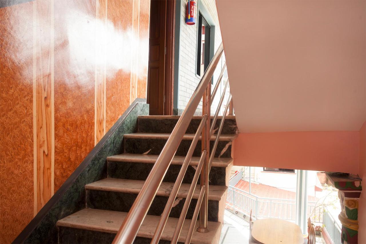 Hotel Middle Point Pvt Ltd Pokhara Zewnętrze zdjęcie