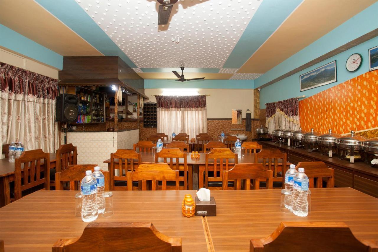 Hotel Middle Point Pvt Ltd Pokhara Zewnętrze zdjęcie