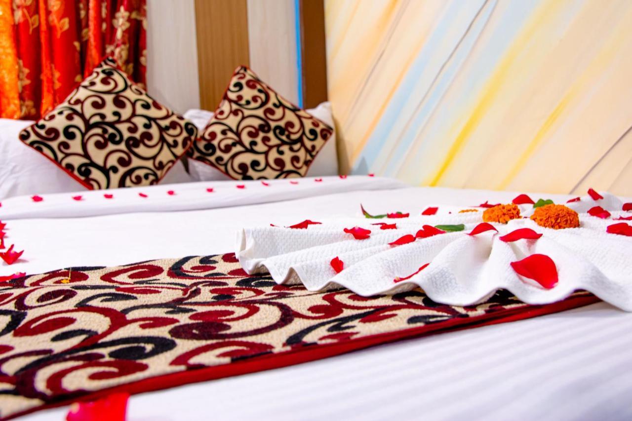 Hotel Middle Point Pvt Ltd Pokhara Zewnętrze zdjęcie