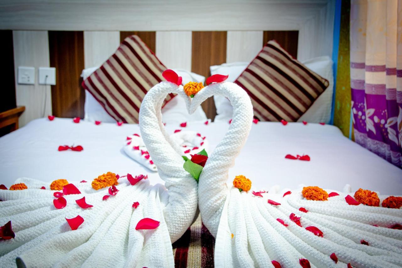 Hotel Middle Point Pvt Ltd Pokhara Zewnętrze zdjęcie