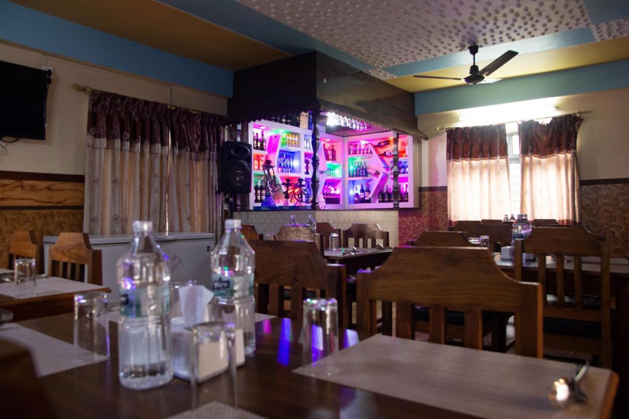 Hotel Middle Point Pvt Ltd Pokhara Zewnętrze zdjęcie