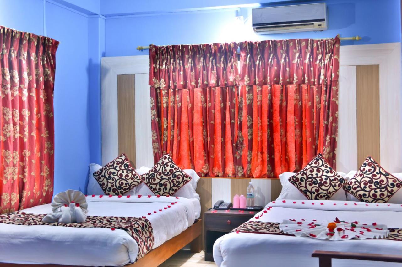 Hotel Middle Point Pvt Ltd Pokhara Zewnętrze zdjęcie