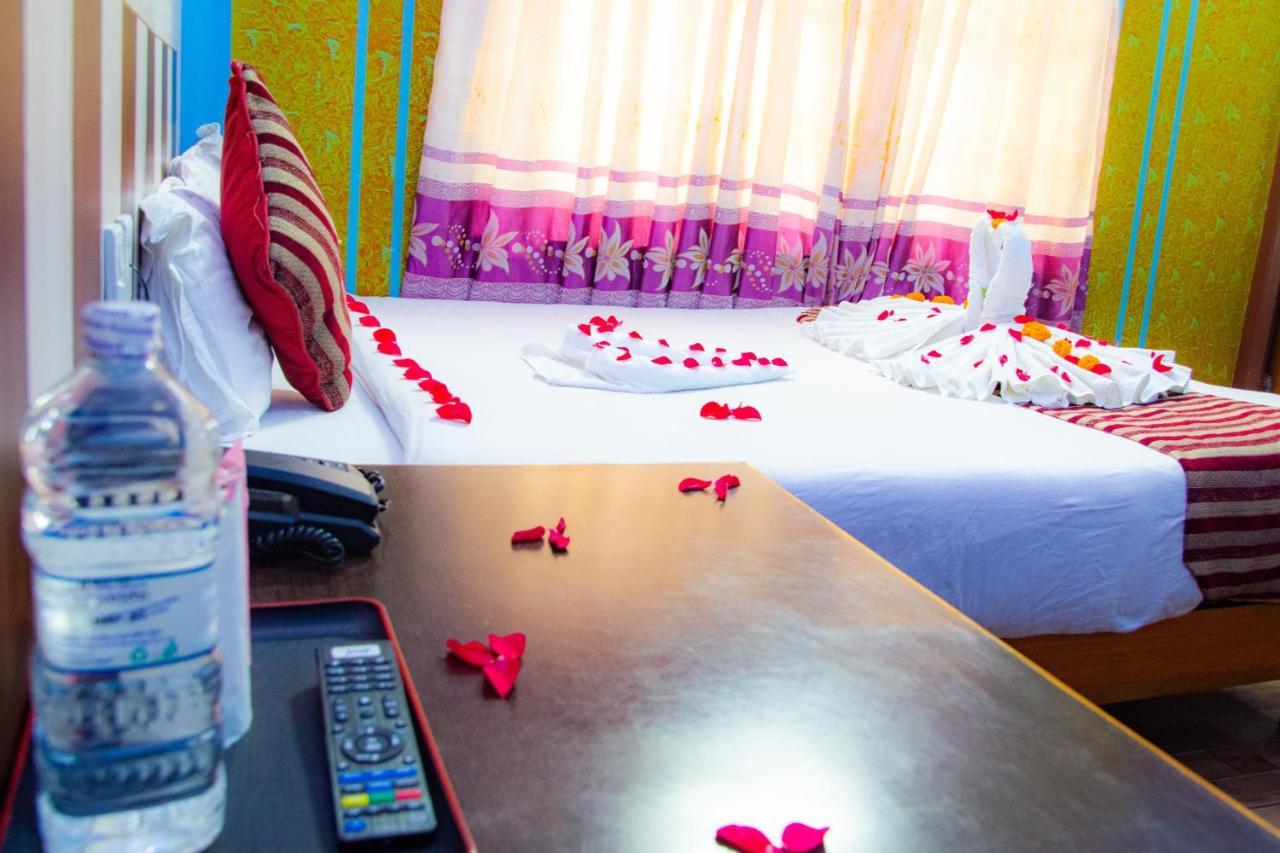 Hotel Middle Point Pvt Ltd Pokhara Zewnętrze zdjęcie
