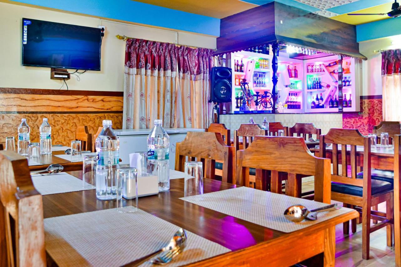 Hotel Middle Point Pvt Ltd Pokhara Zewnętrze zdjęcie