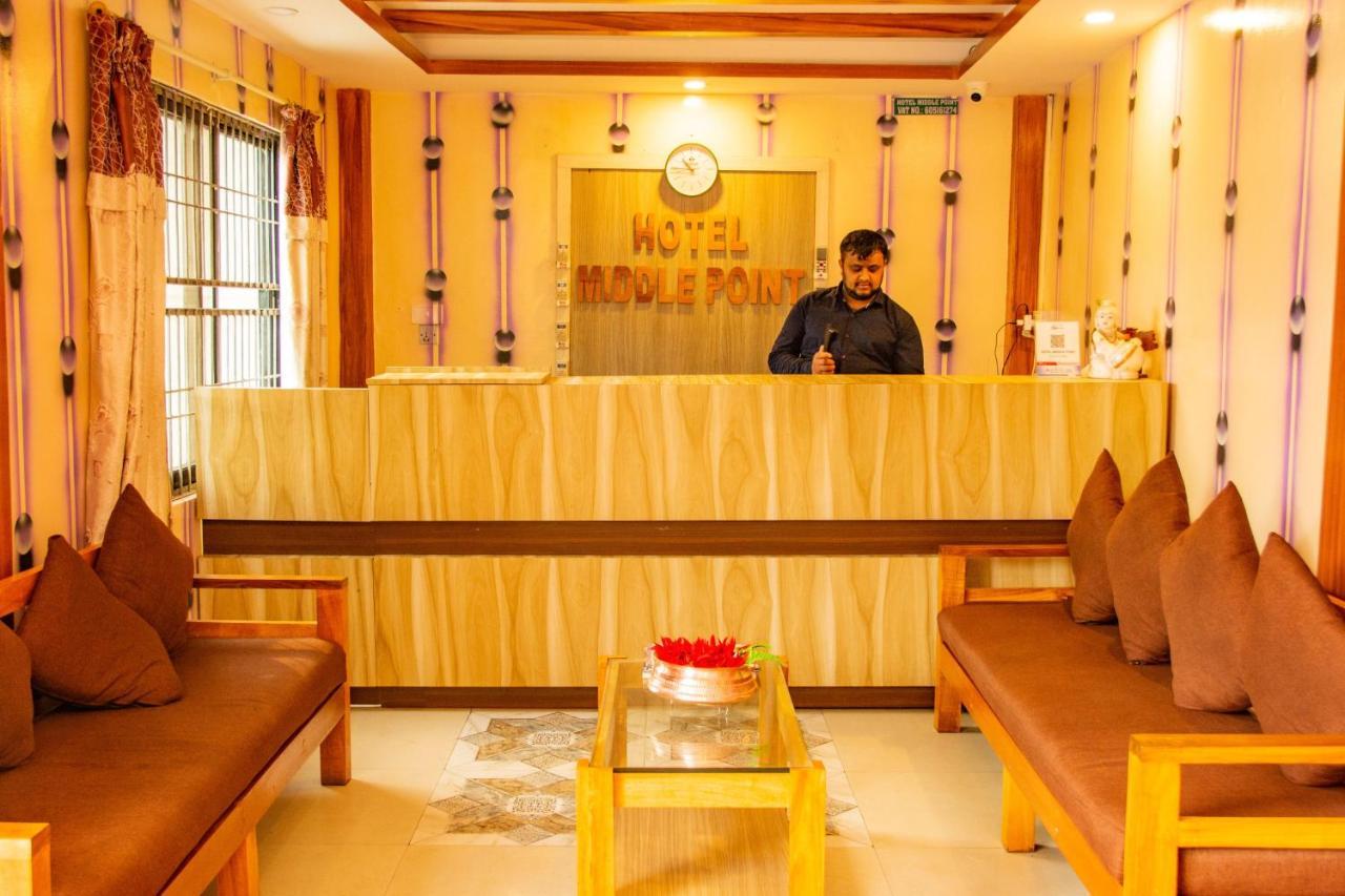 Hotel Middle Point Pvt Ltd Pokhara Zewnętrze zdjęcie