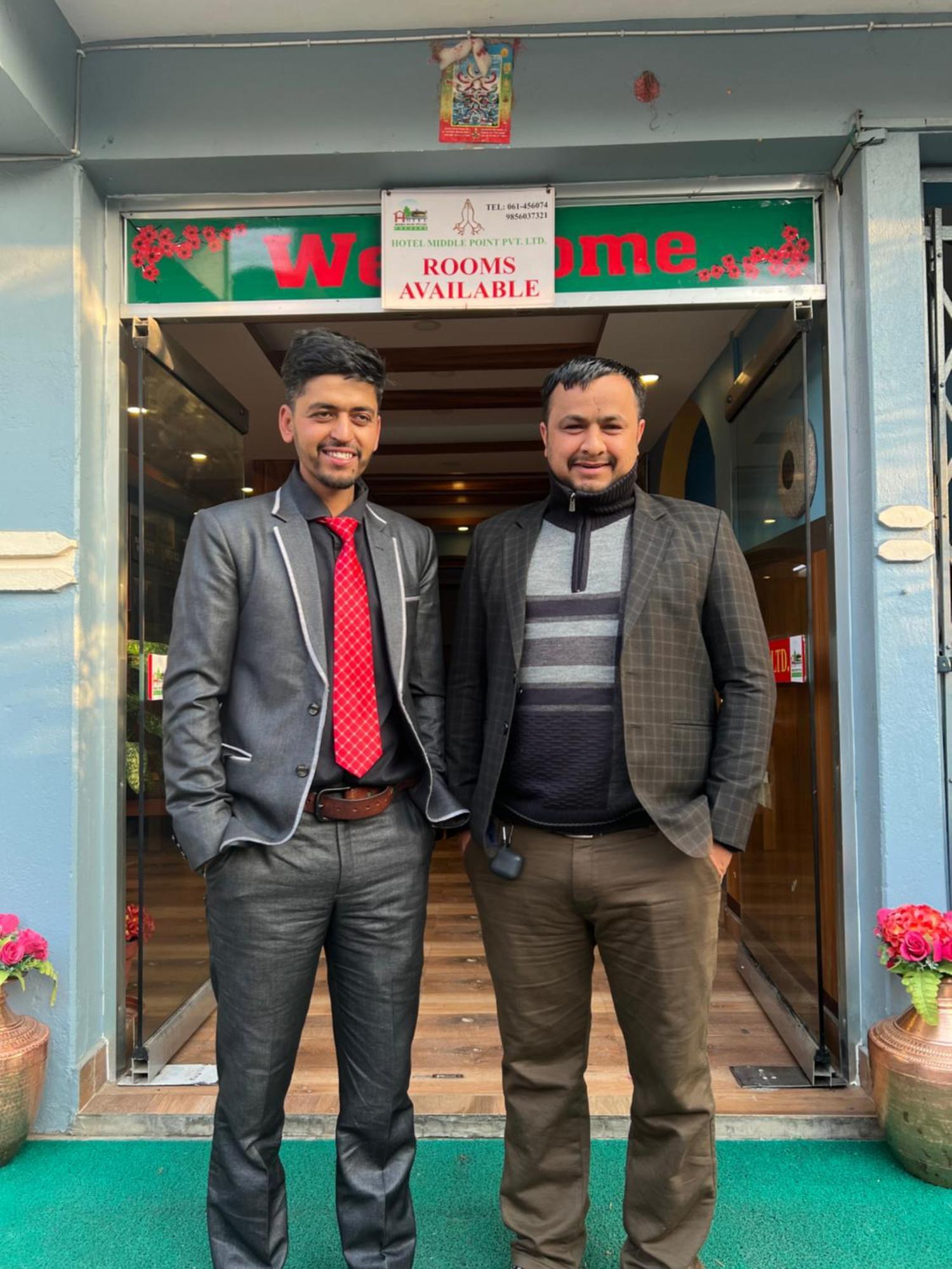 Hotel Middle Point Pvt Ltd Pokhara Zewnętrze zdjęcie
